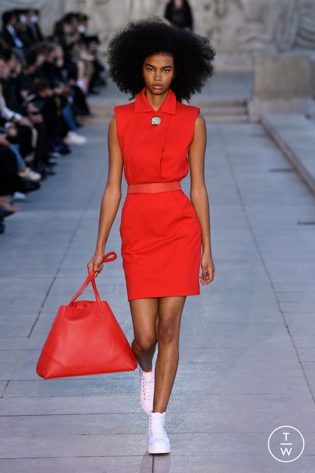 Fashion Week Paris Spring/Summer 2023 look 54 from the Akris collection 女装