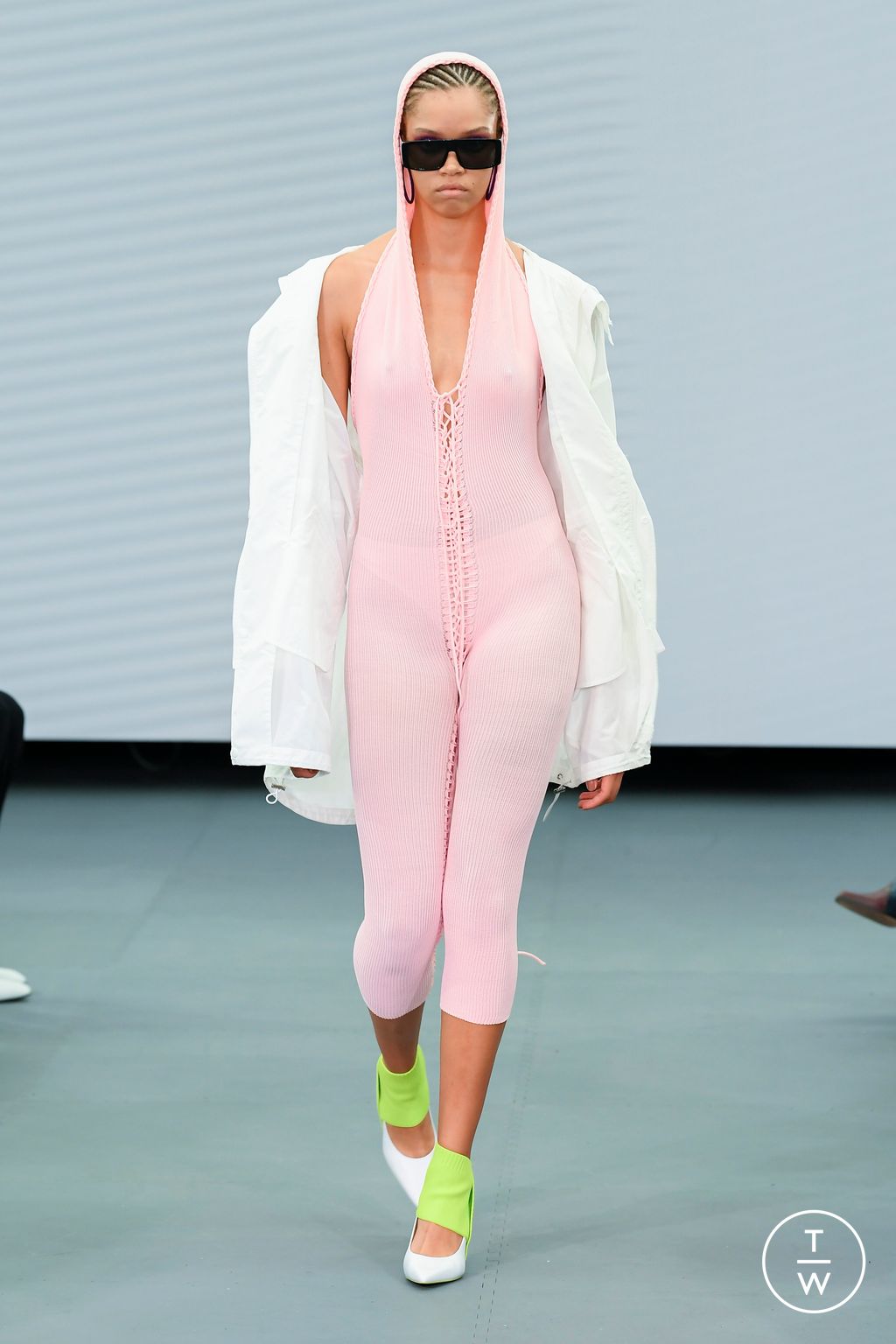 Fashion Week London Spring/Summer 2023 look 1 from the Mark Fast collection 女装