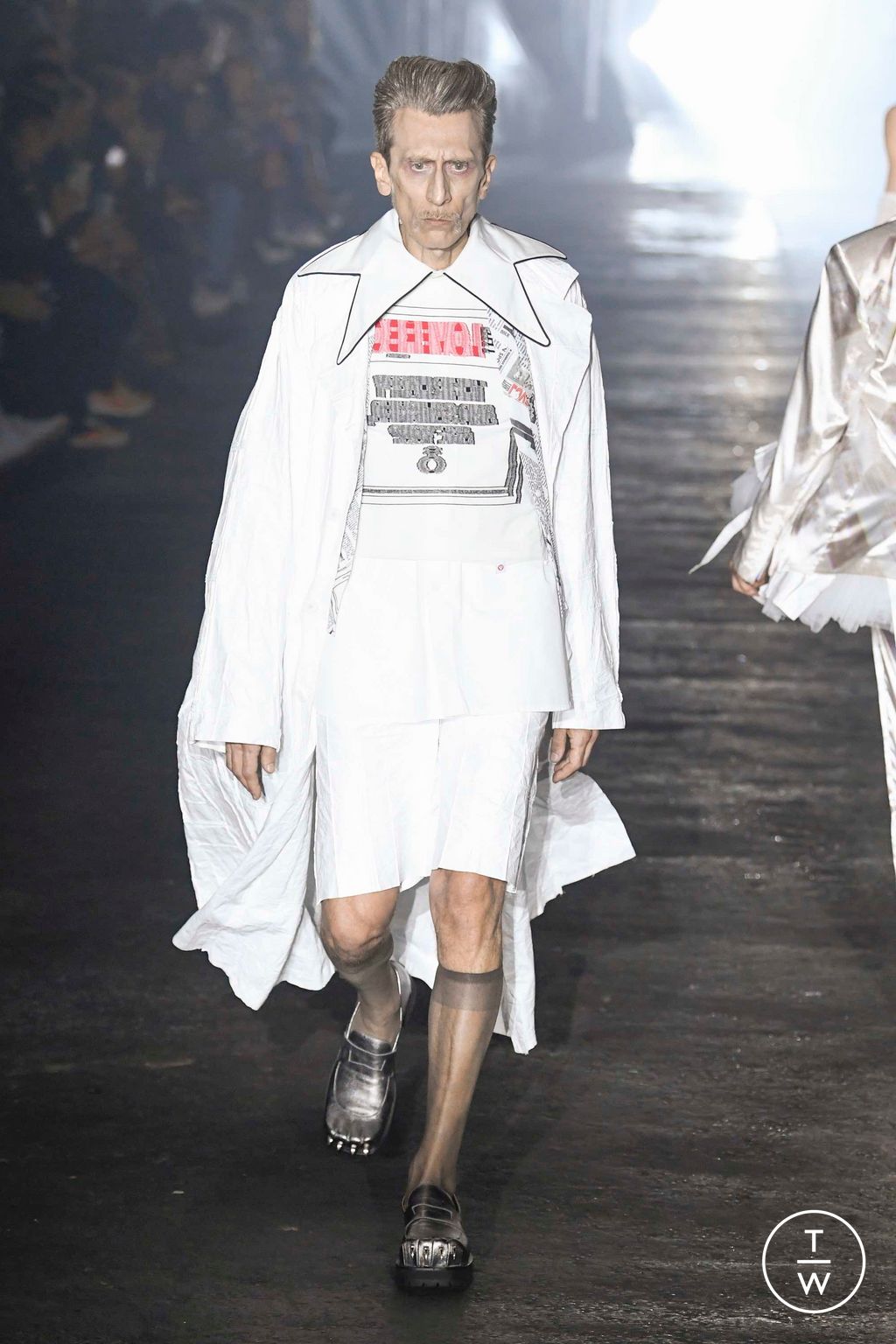 Fashion Week Milan Fall/Winter 2023 look 77 de la collection Charles Jeffrey LOVERBOY menswear