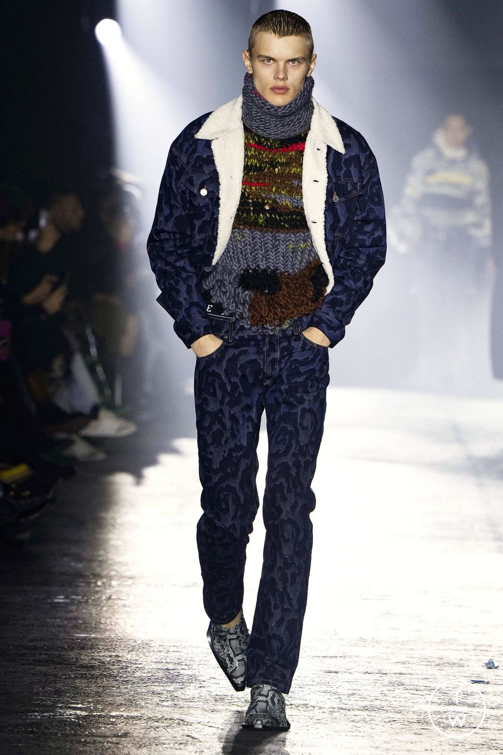 Fashion Week Milan Fall/Winter 2023 look 30 de la collection Jordanluca menswear