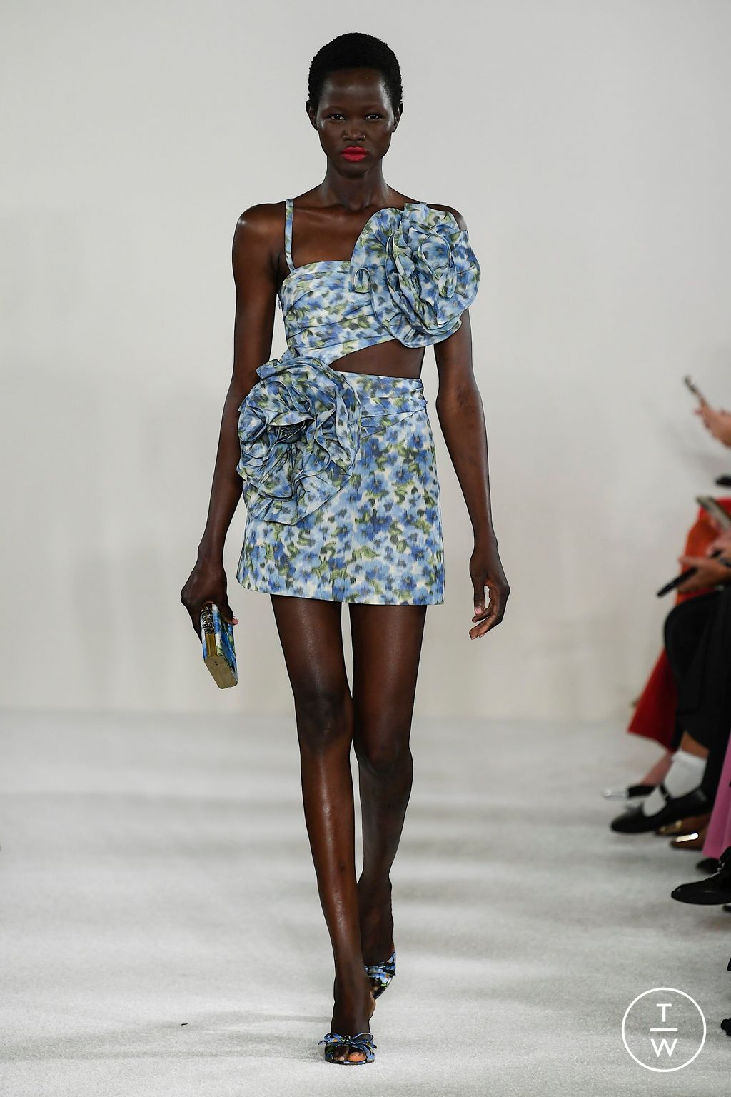 Fashion Week New York Spring/Summer 2023 look 9 from the Carolina Herrera collection 女装