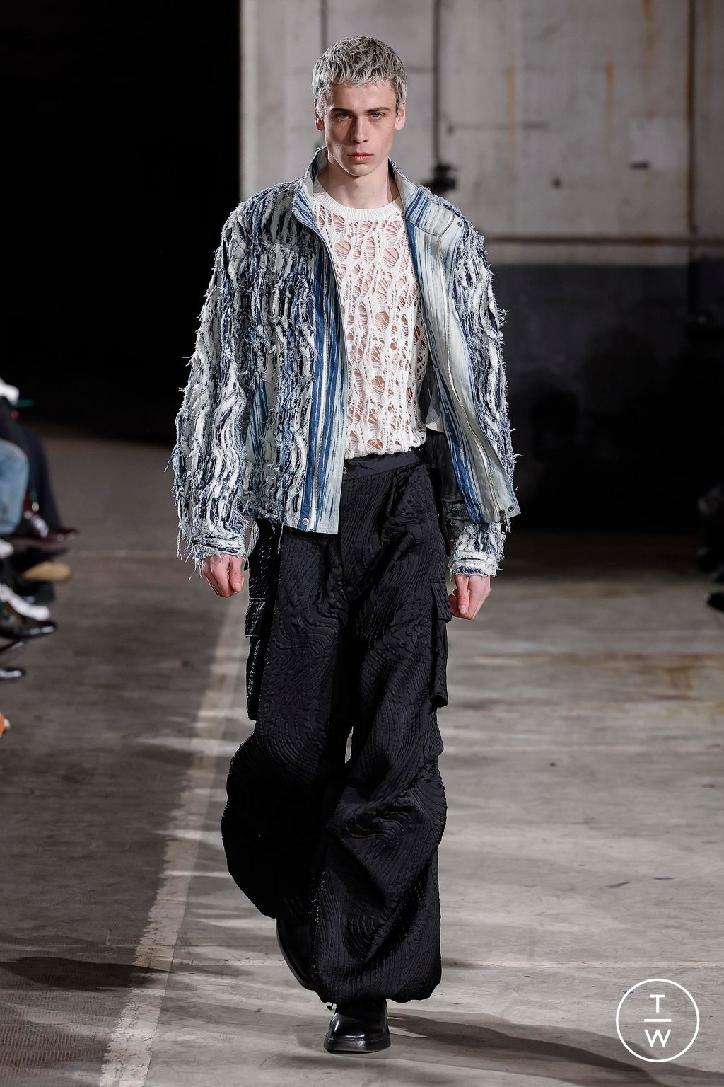 Fashion Week Paris Fall/Winter 2023 look 16 from the TAAKK collection 男装