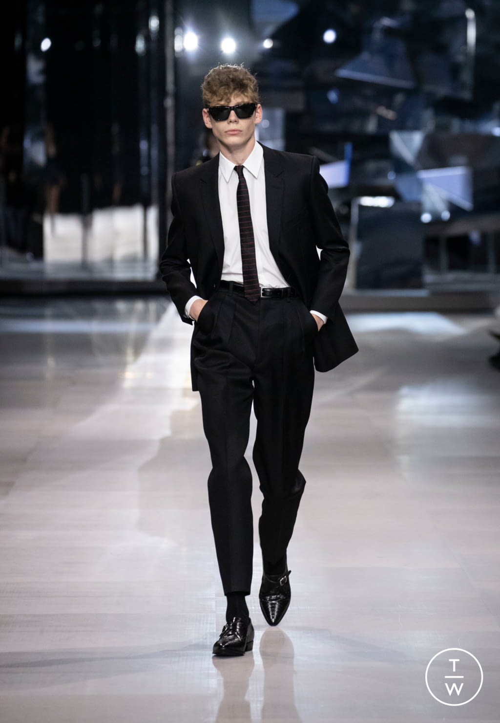 Fashion Week Paris Spring/Summer 2019 look 55 from the Celine collection womenswear