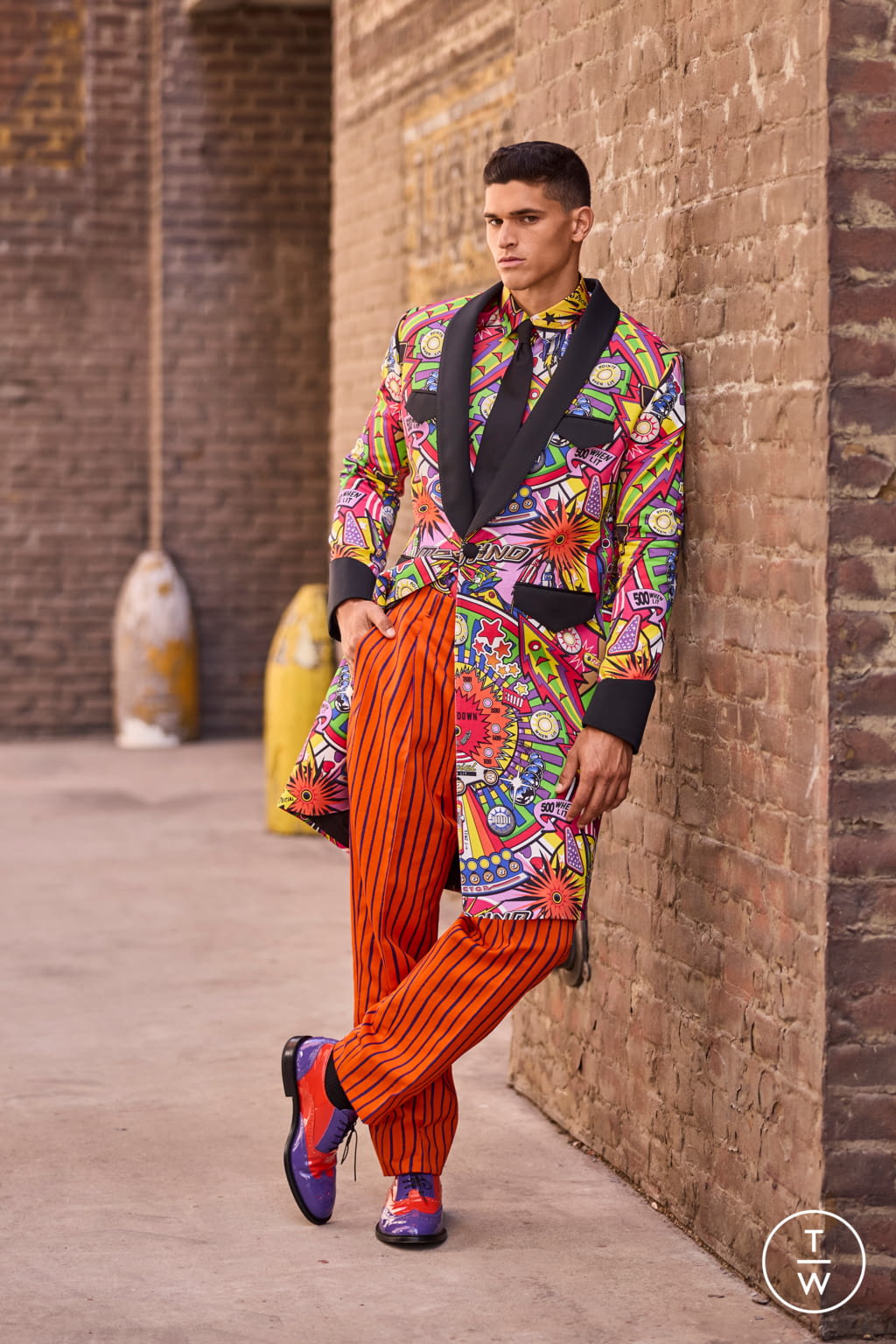 Fashion Week Milan Resort 2022 look 56 from the Moschino collection 女装