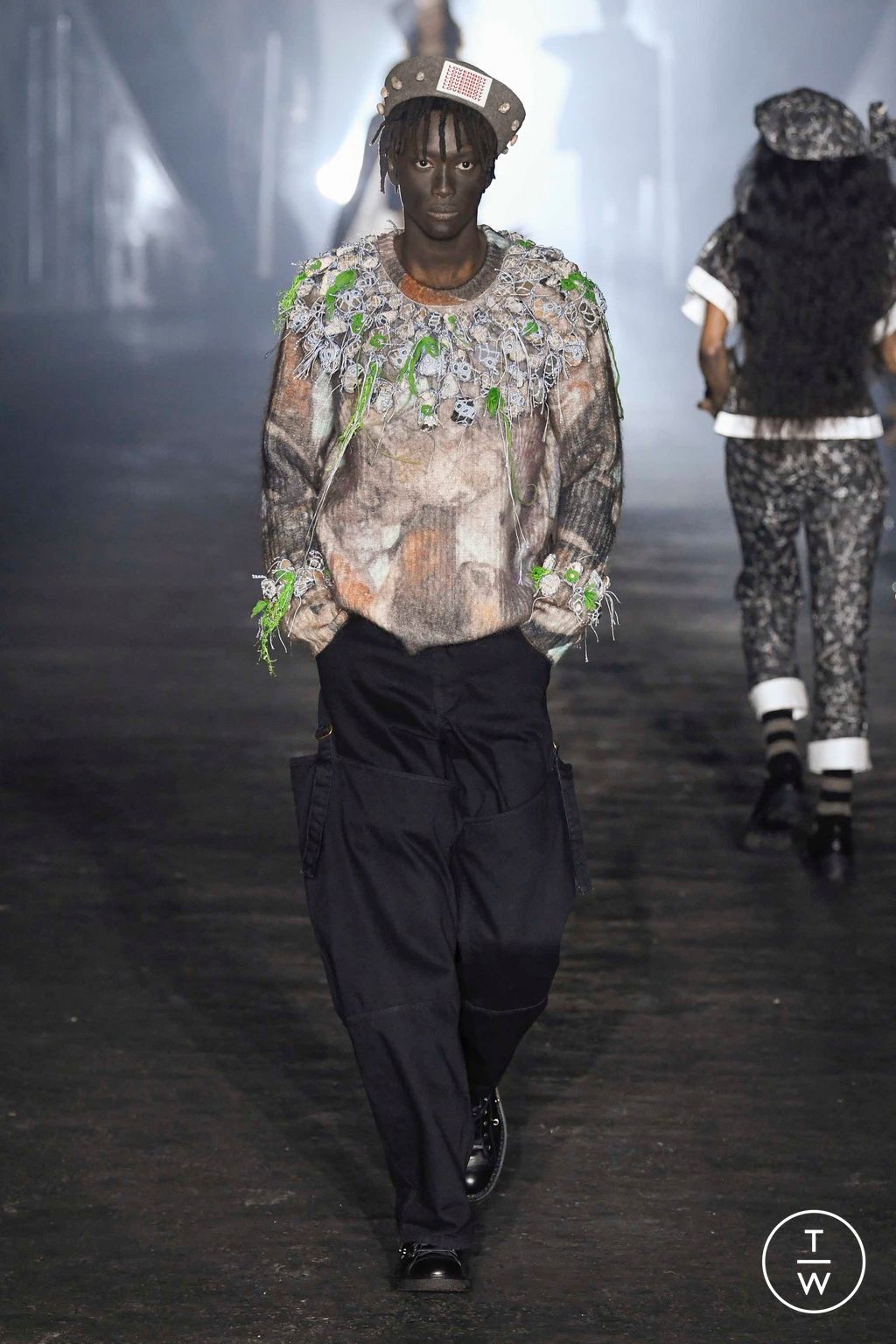 Fashion Week Milan Fall/Winter 2023 look 9 de la collection Charles Jeffrey LOVERBOY menswear