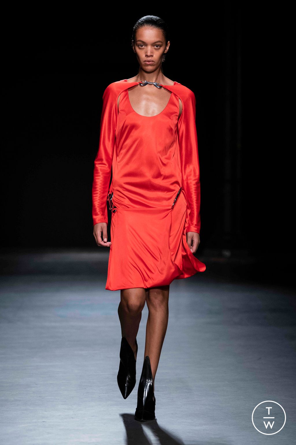 Fashion Week London Spring/Summer 2023 look 23 from the Christopher Kane collection womenswear