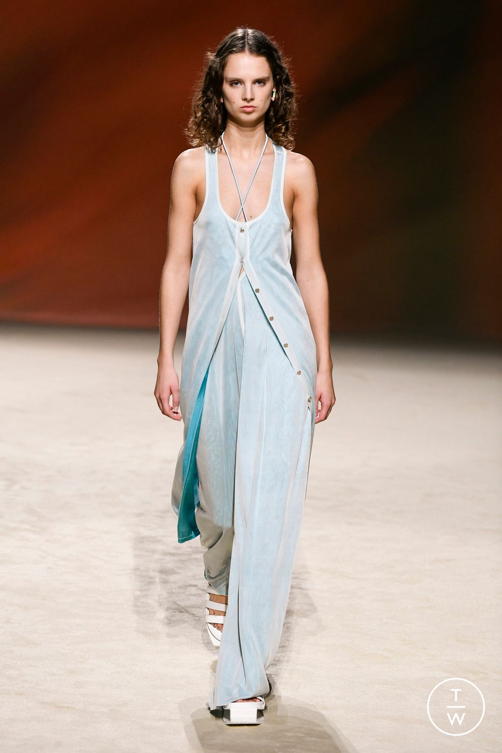 Fashion Week Paris Spring/Summer 2023 look 49 from the Hermès collection womenswear