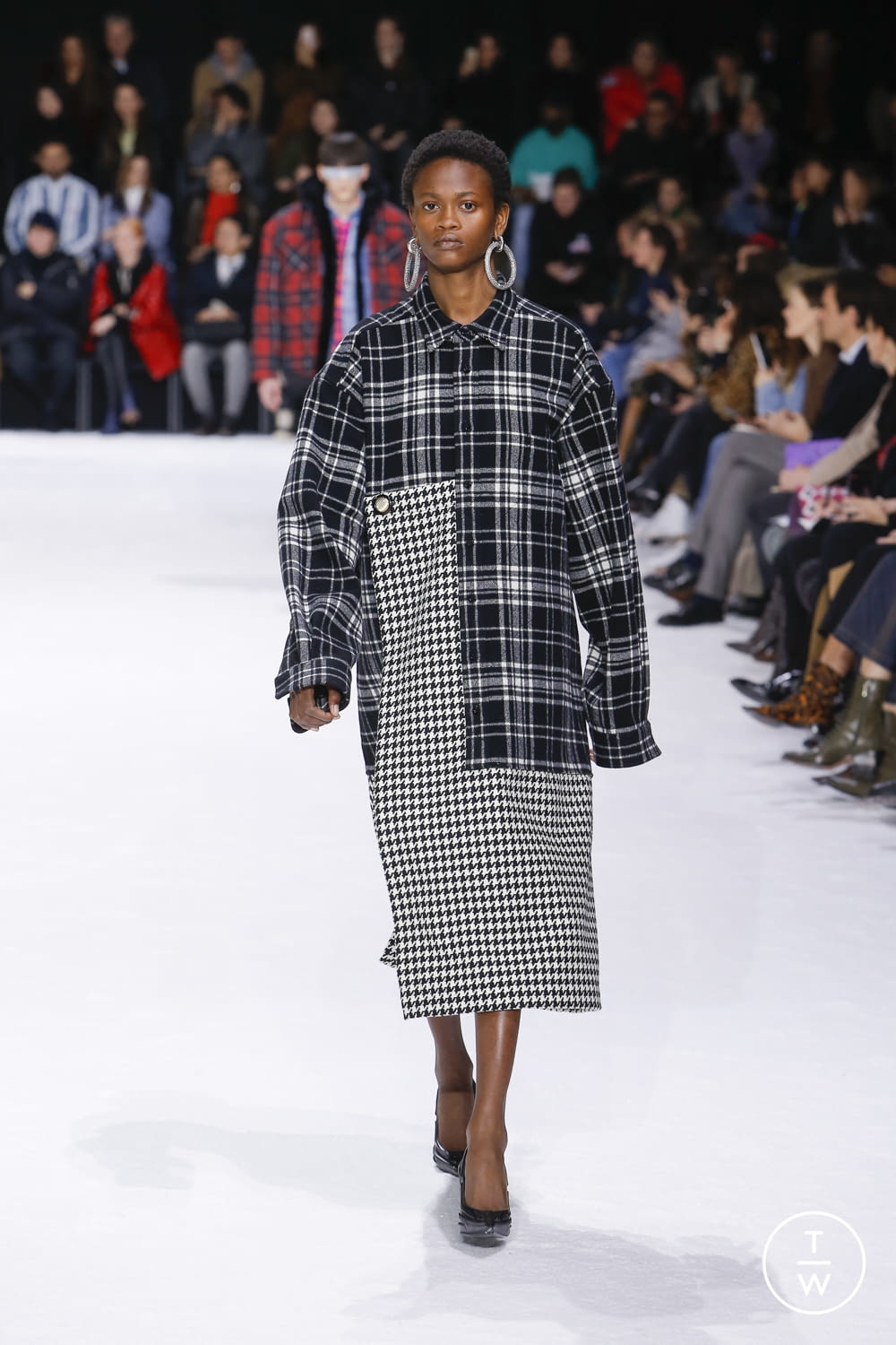 Fashion Week Paris Fall/Winter 2018 look 56 de la collection Balenciaga womenswear