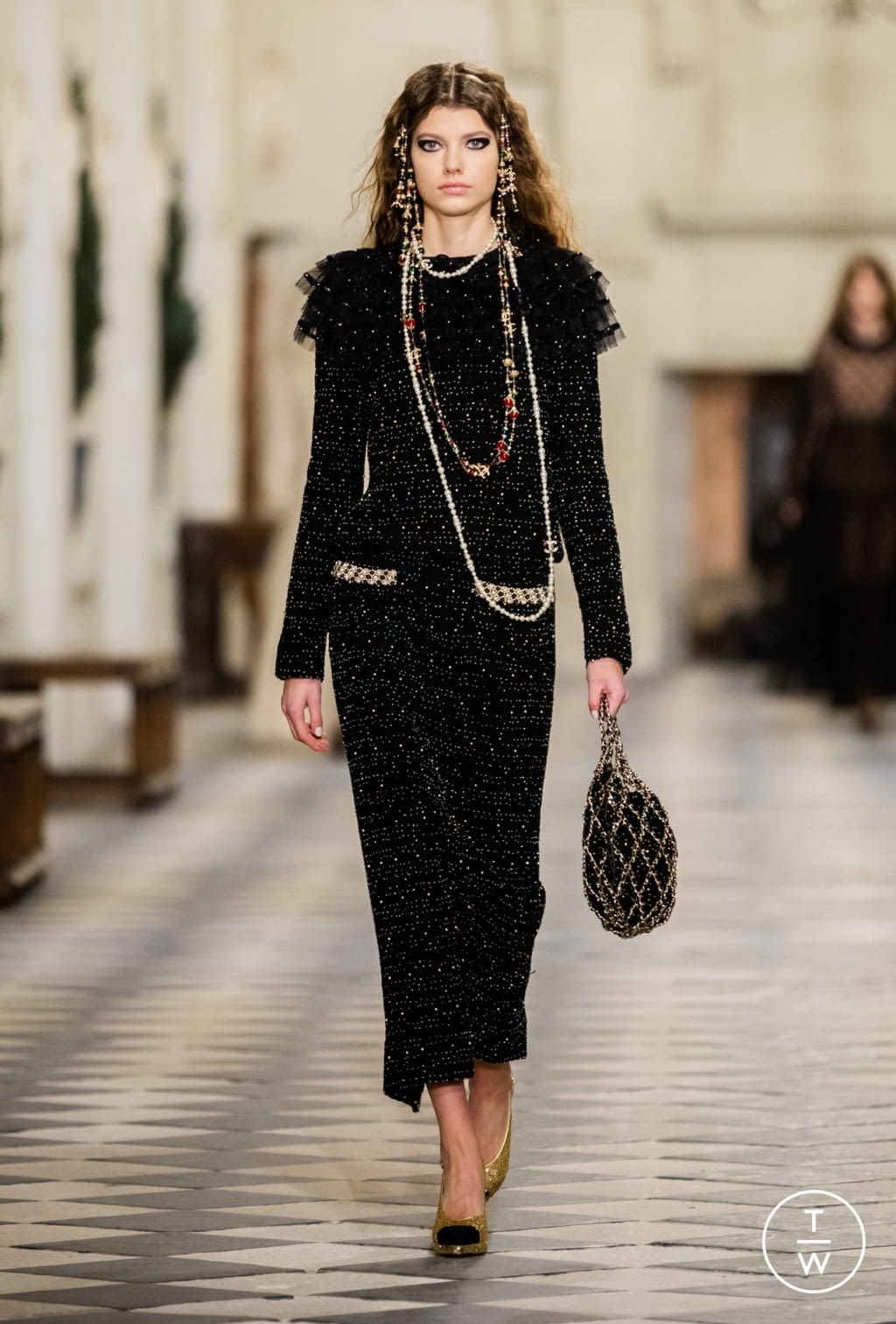 Fashion Week Paris Pre-Fall 2021 look 56 from the Chanel collection womenswear