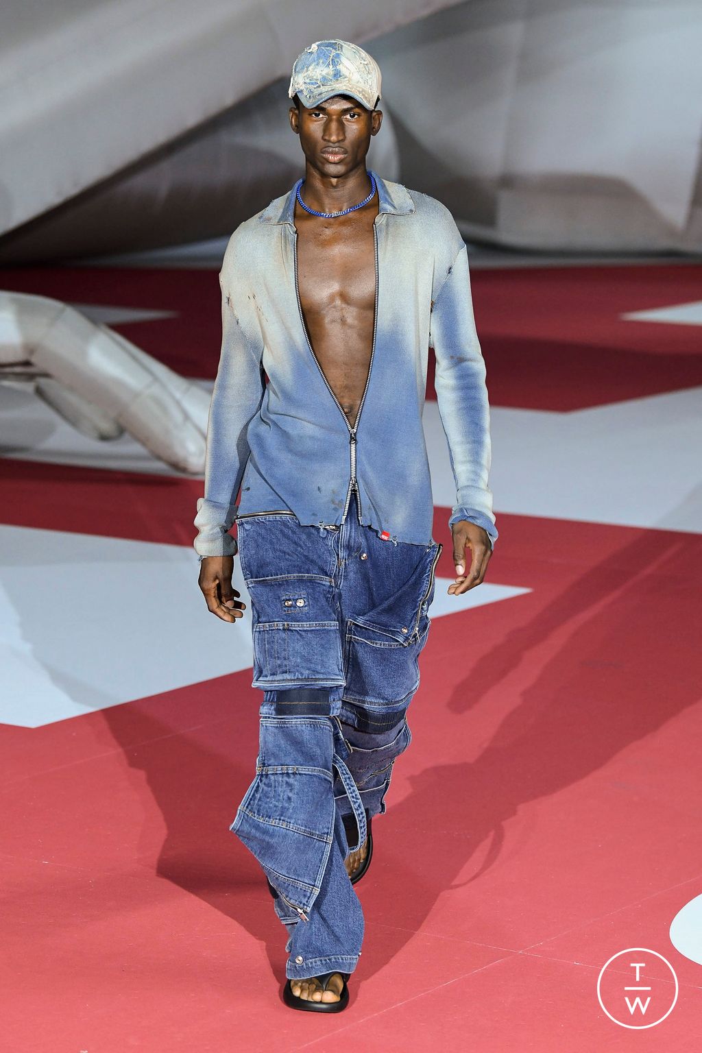 Fashion Week Milan Spring/Summer 2023 look 11 from the DIESEL collection 女装