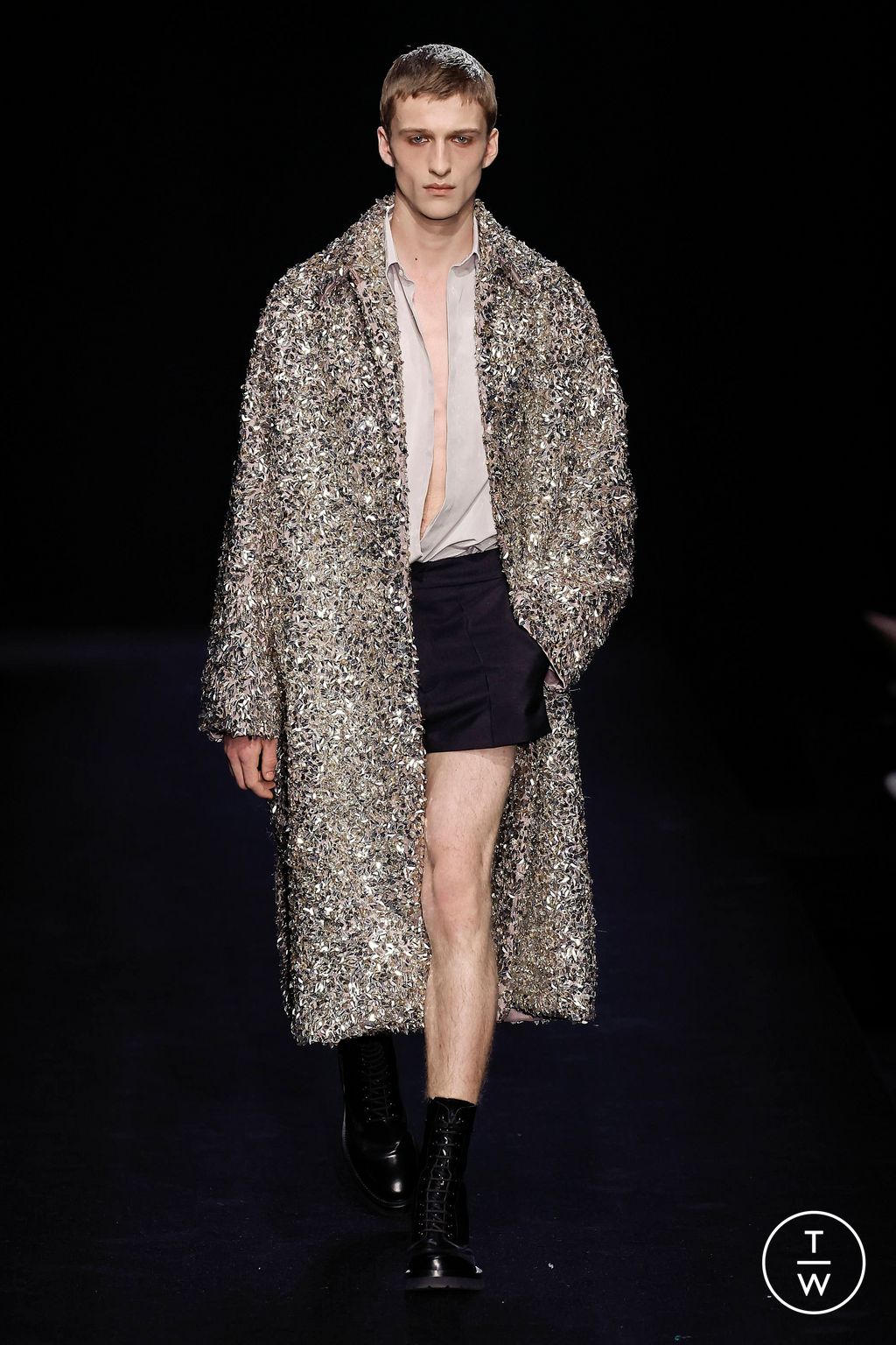 Fashion Week Paris Spring/Summer 2023 look 10 from the Valentino collection 高级定制