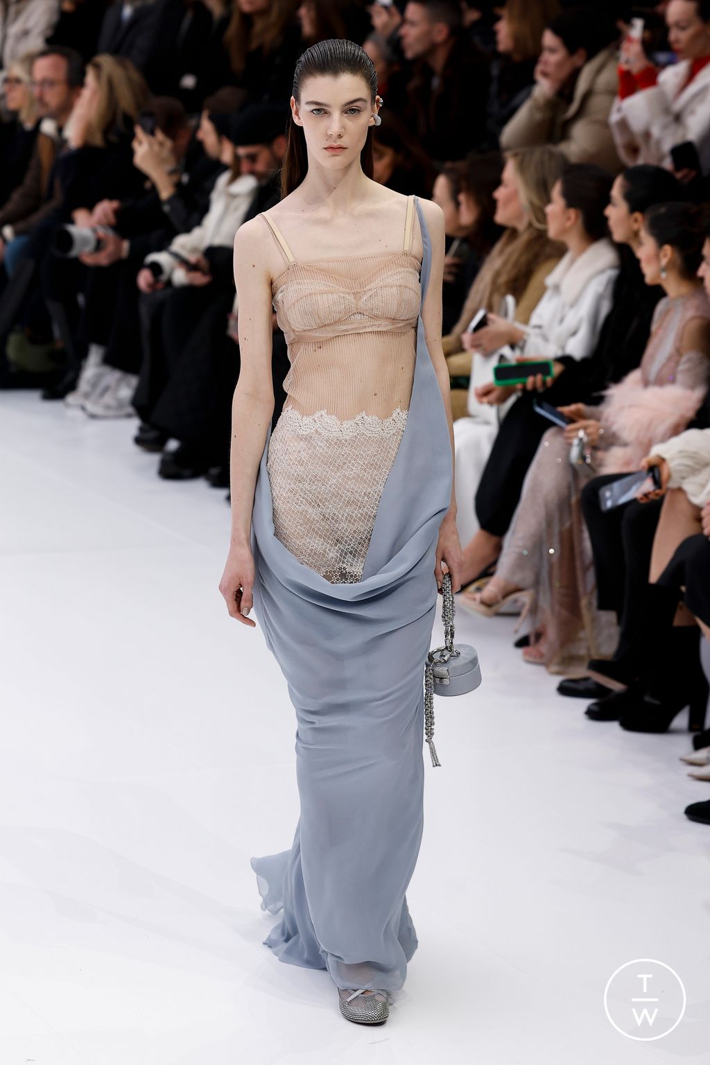 Fashion Week Paris Spring/Summer 2023 look 15 de la collection Fendi couture