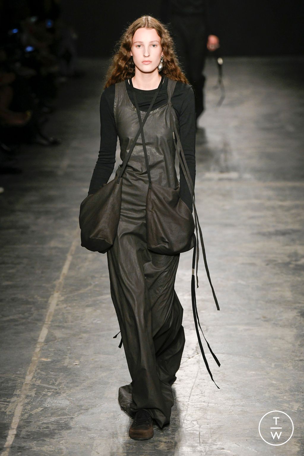 Fashion Week Paris Spring/Summer 2023 look 4 de la collection Ann Demeulemeester womenswear