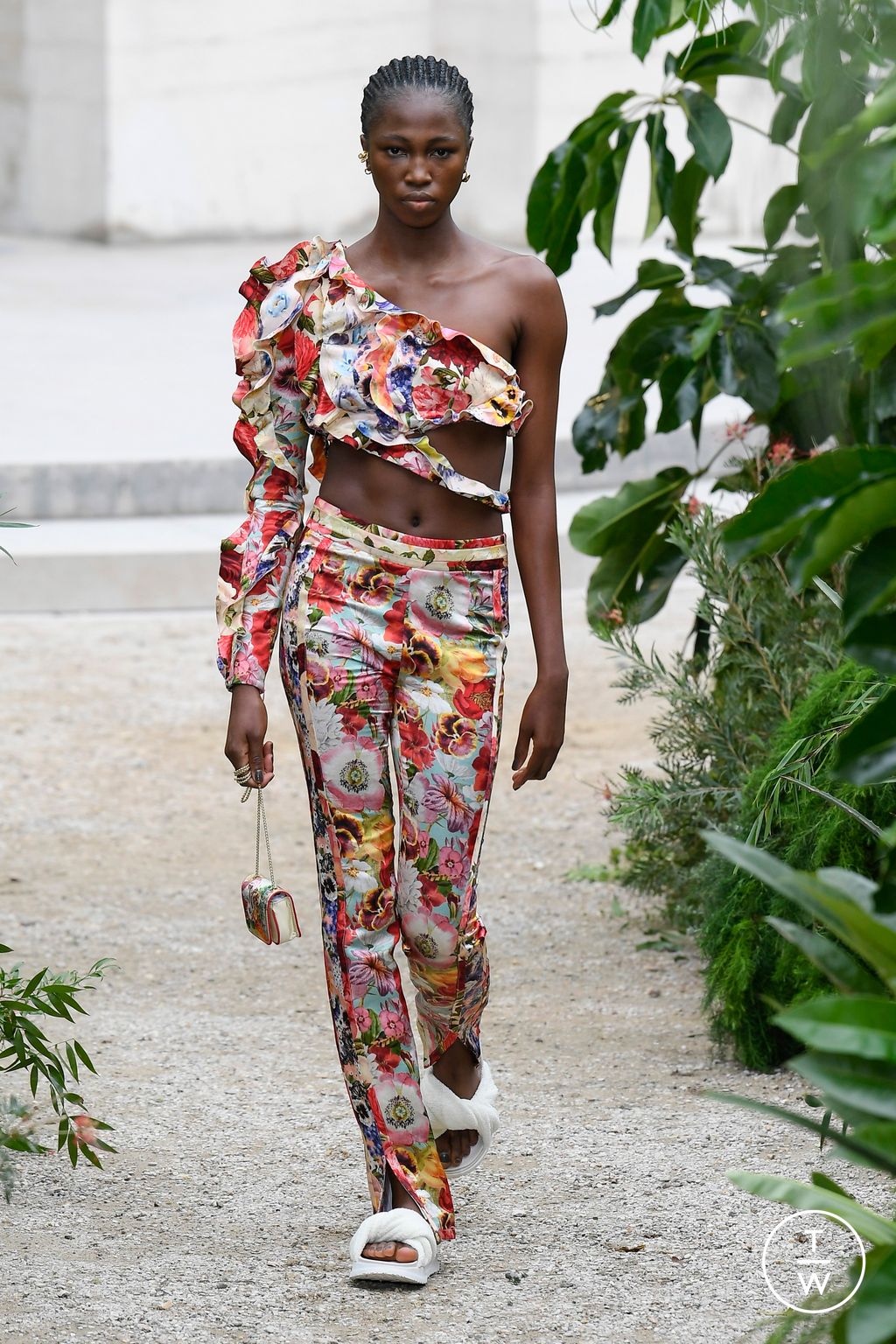 Fashion Week Paris Spring/Summer 2023 look 15 from the Zimmermann collection womenswear