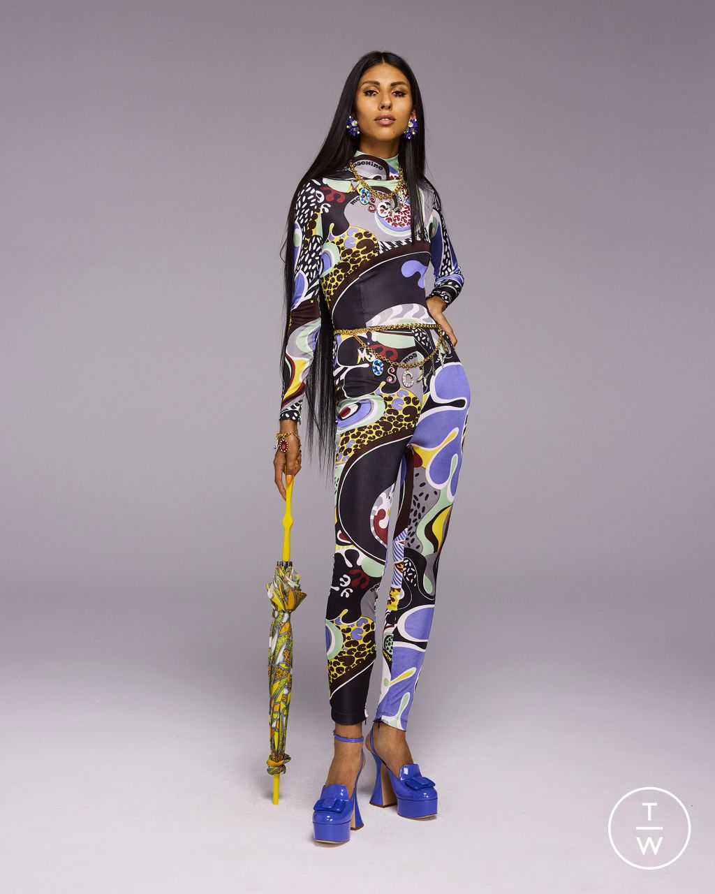 Fashion Week Milan Resort 2023 look 56 from the Moschino collection womenswear