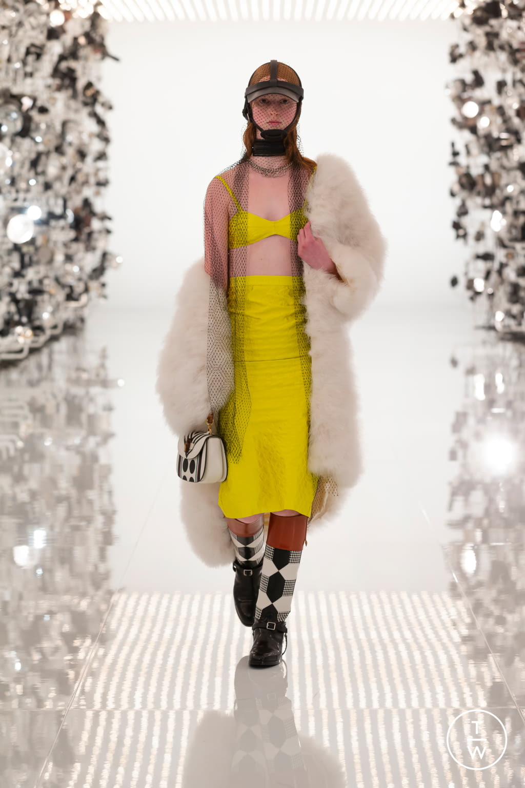 Fashion Week Milan Fall/Winter 2021 look 57 de la collection Gucci womenswear