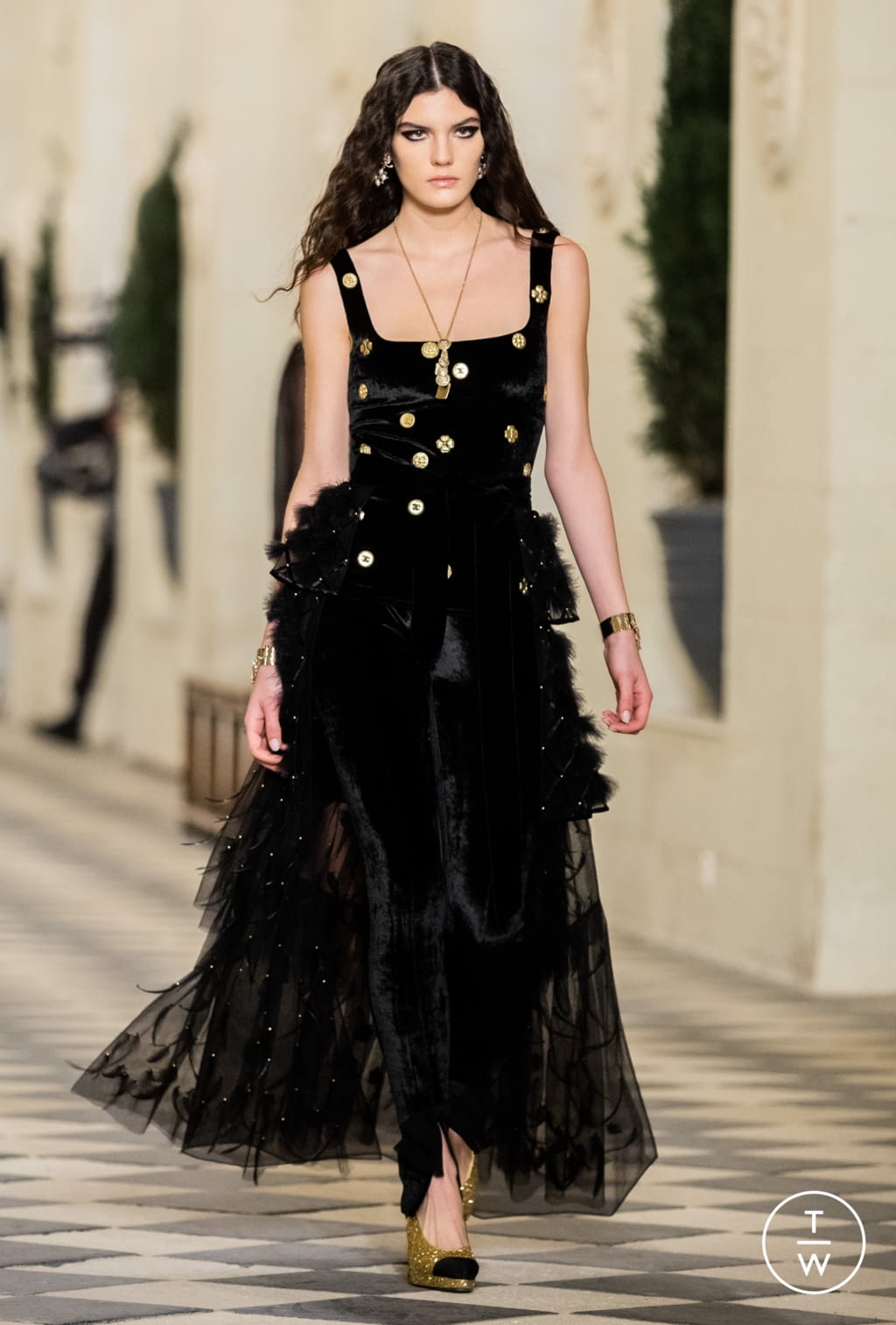 Fashion Week Paris Pre-Fall 2021 look 57 from the Chanel collection womenswear