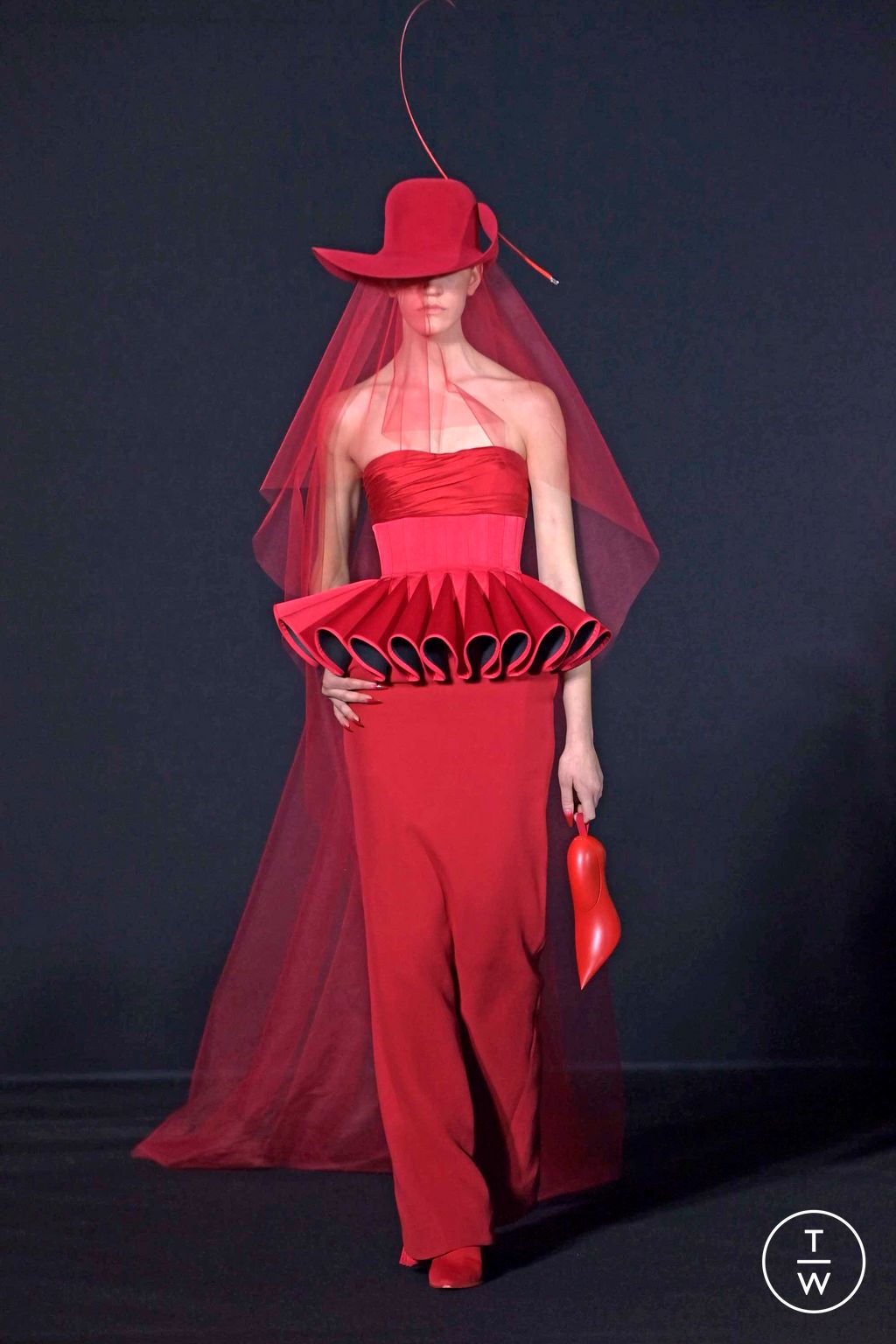Fashion Week Paris Spring/Summer 2023 look 1 from the Robert Wun collection couture