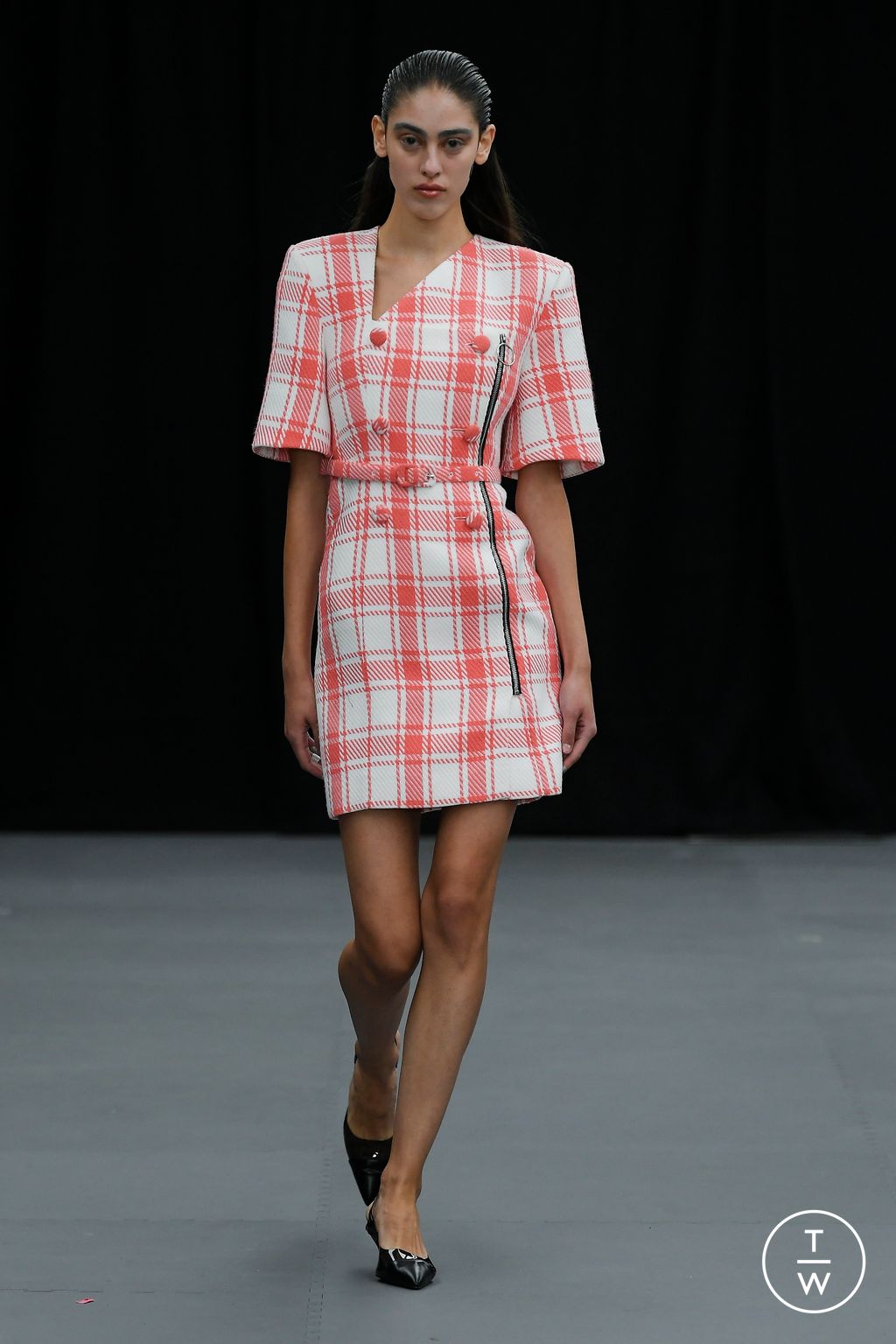 Fashion Week London Spring/Summer 2023 look 14 from the Huishan Zhang collection 女装