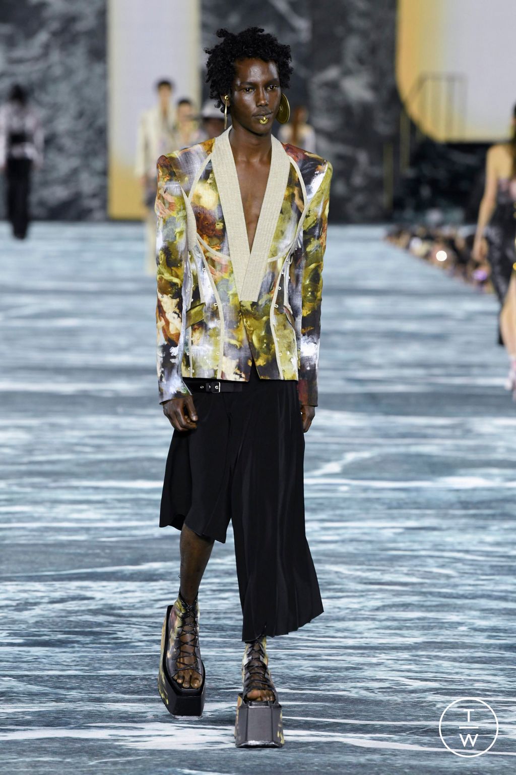 Fashion Week Paris Spring/Summer 2023 look 23 from the Balmain collection 女装