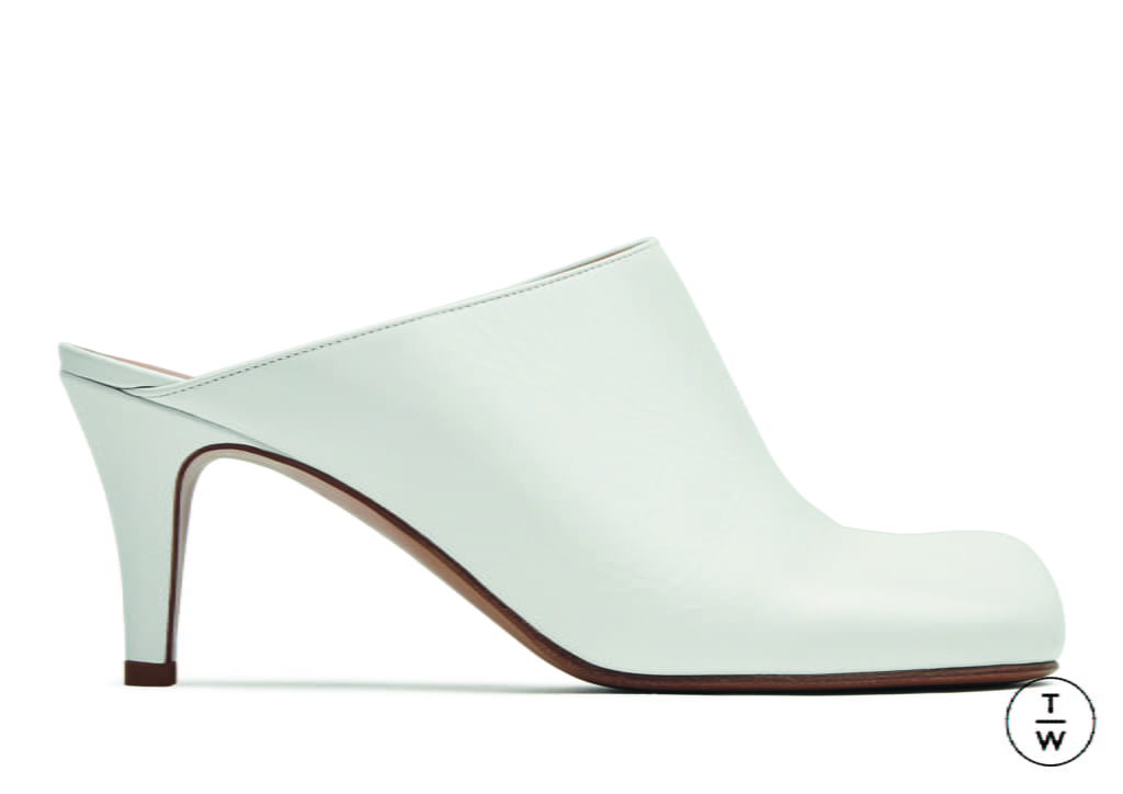 Fashion Week Milan Pre-Fall 2019 look 43 from the Bottega Veneta collection womenswear accessories