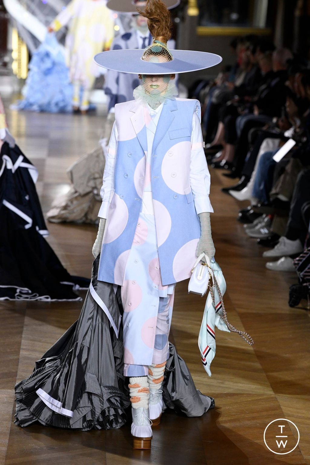 Fashion Week Paris Spring/Summer 2023 look 41 from the Thom Browne collection 女装