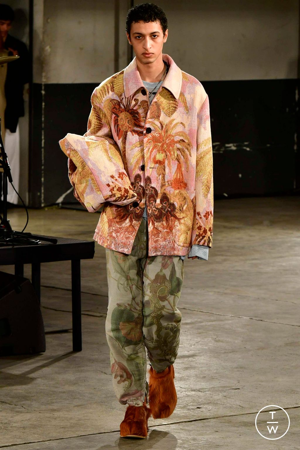 Fashion Week Paris Fall/Winter 2023 look 41 from the Dries Van Noten collection 男装