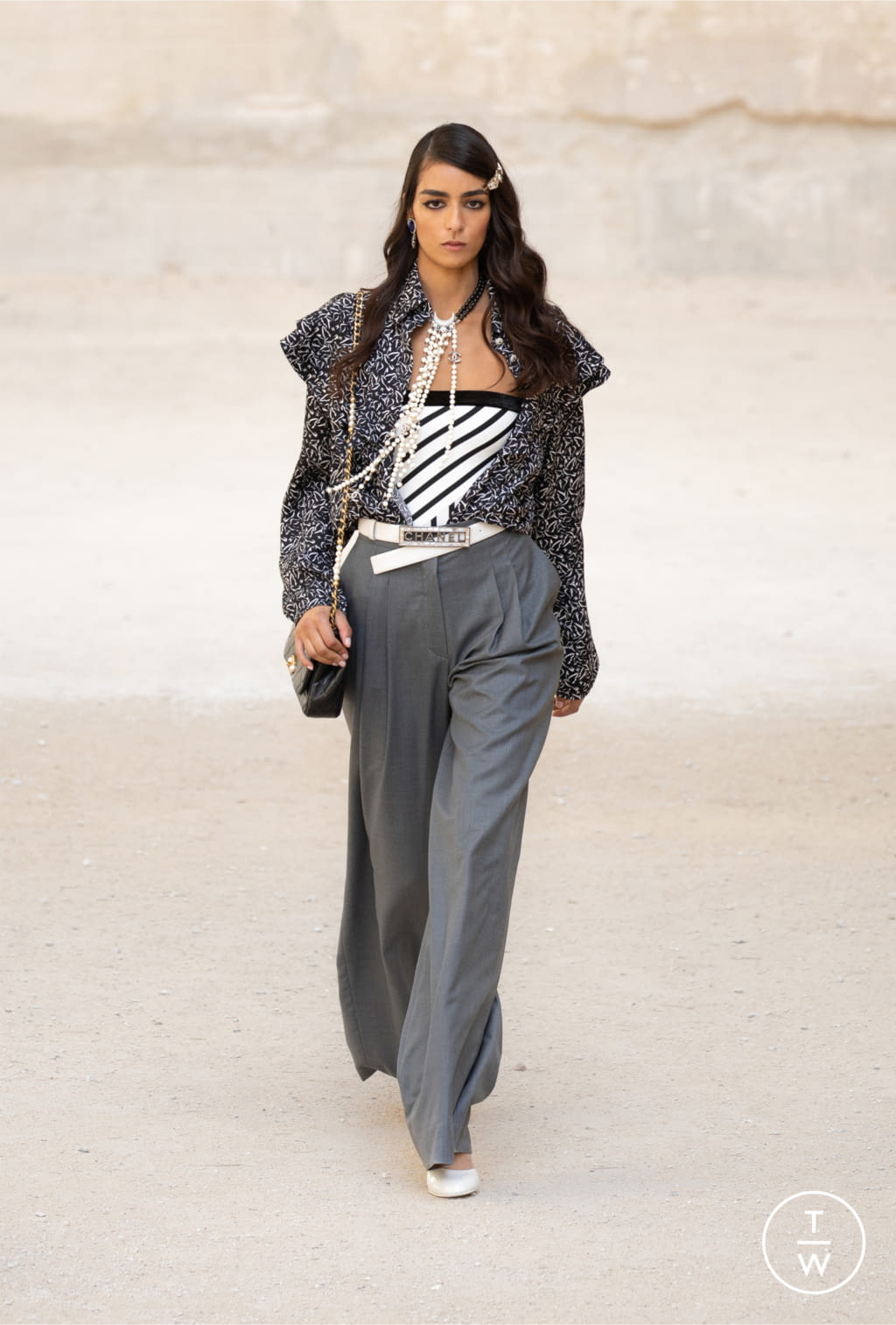Fashion Week Paris Resort 2022 look 58 from the Chanel collection 女装