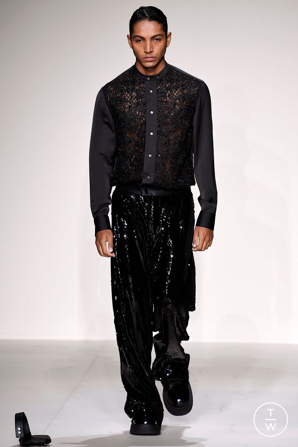Fashion Week Milan Fall/Winter 2023 look 91 from the Emporio Armani collection 男装