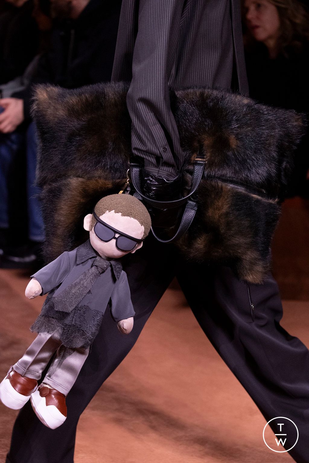 Fashion Week Milan Fall/Winter 2025 look 172 de la collection Fendi womenswear accessories