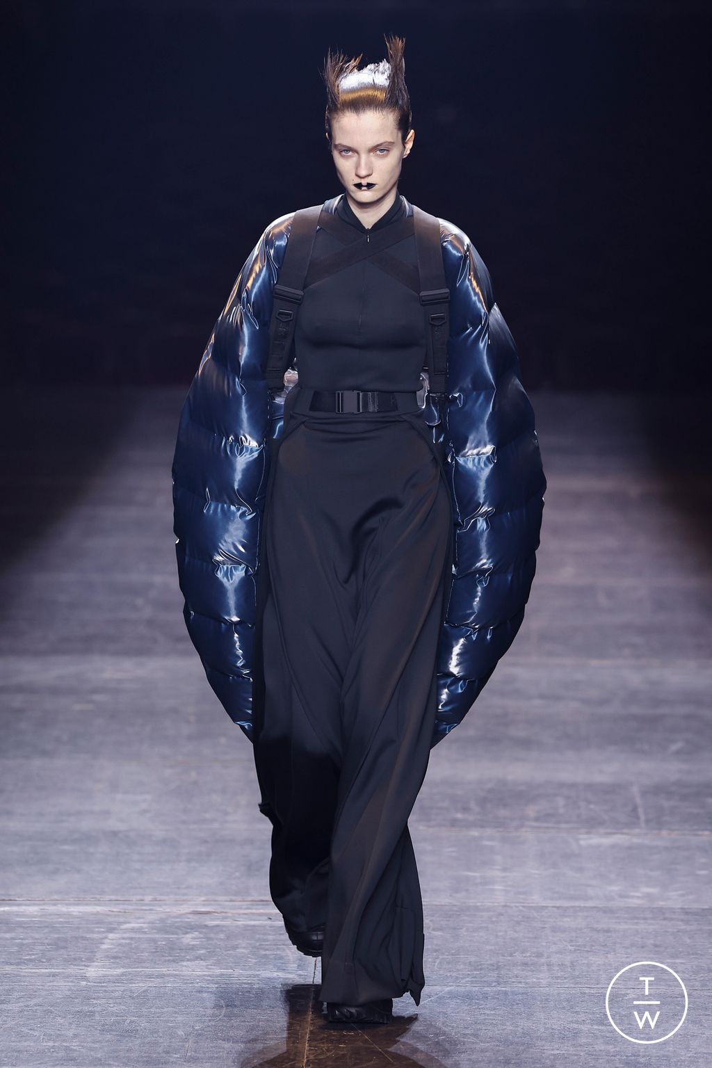 Fashion Week Paris Fall/Winter 2023 look 4 from the Rains collection 男装