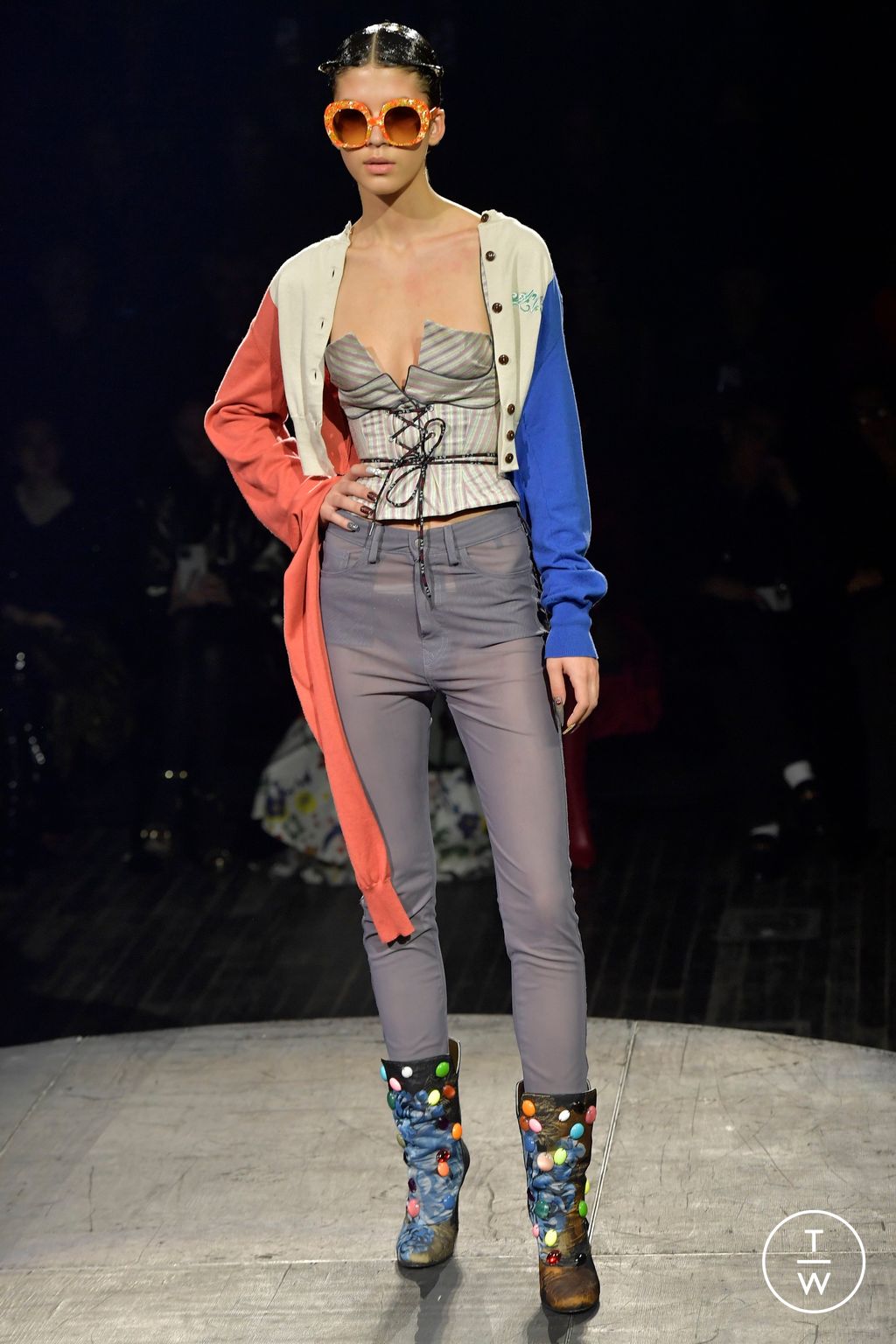 Fashion Week Paris Spring/Summer 2023 look 16 from the Andreas Kronthaler for Vivienne Westwood collection 女装