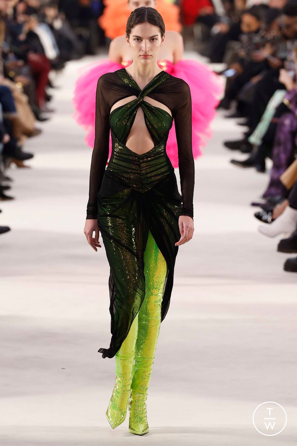 Fashion Week Paris Spring/Summer 2023 look 30 from the Alexandre Vauthier collection 高级定制