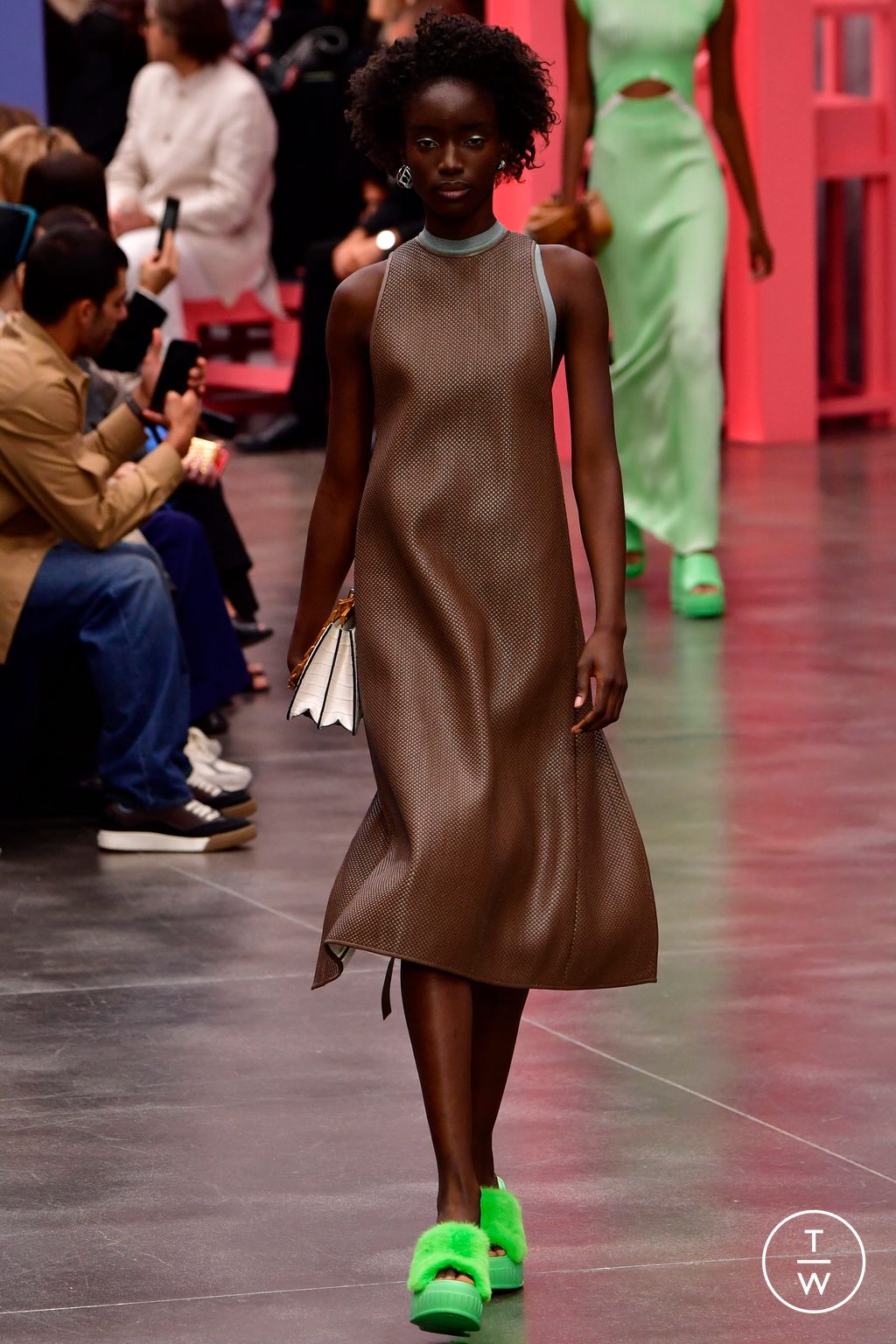 Fashion Week Milan Spring/Summer 2023 look 25 from the Fendi collection 女装