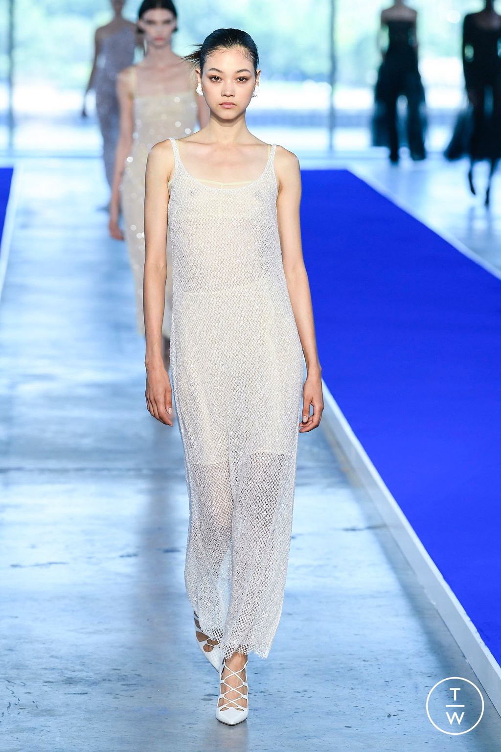 Fashion Week New York Spring/Summer 2023 look 39 from the Jason Wu collection 女装