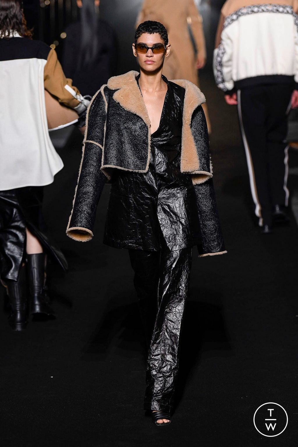 Fashion Week Milan Fall/Winter 2022 look 55 de la collection Boss womenswear