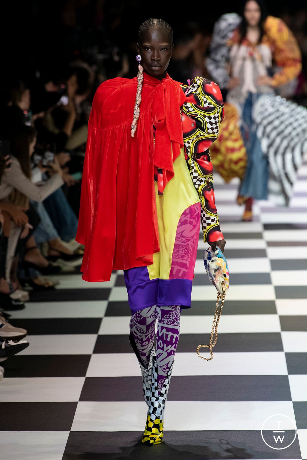 Fashion Week Milan Spring/Summer 2023 look 11 de la collection Matty Bovan womenswear