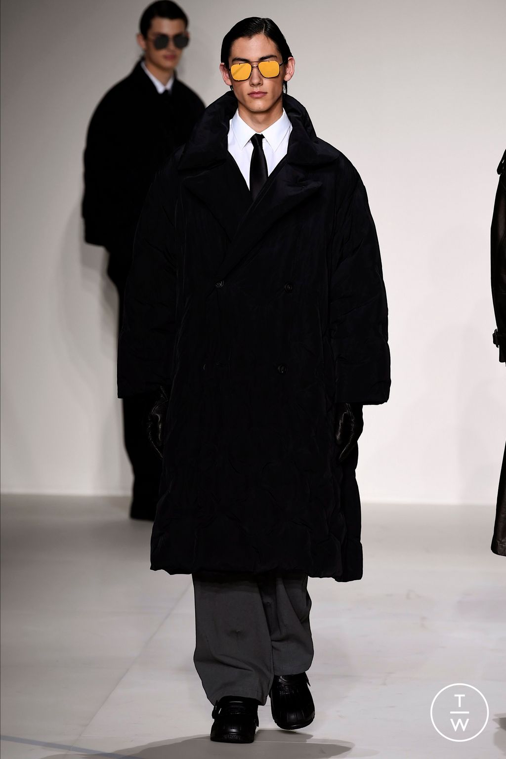Fashion Week Milan Fall/Winter 2023 look 29 from the Emporio Armani collection menswear