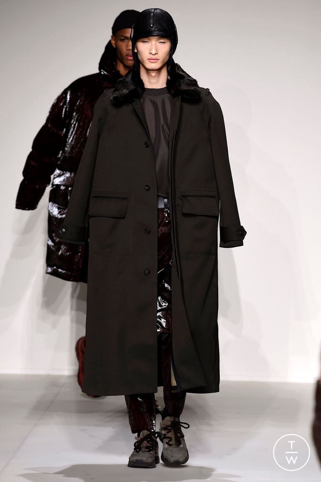 Fashion Week Milan Fall/Winter 2023 look 44 de la collection Emporio Armani menswear