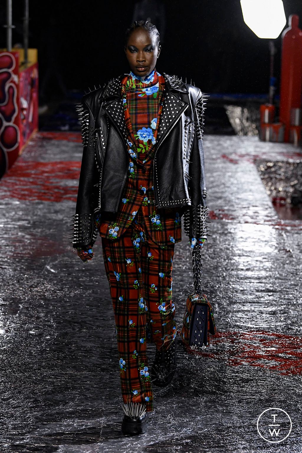 Fashion Week New York Fall/Winter 2022 look 78 from the Tommy Hilfiger collection womenswear