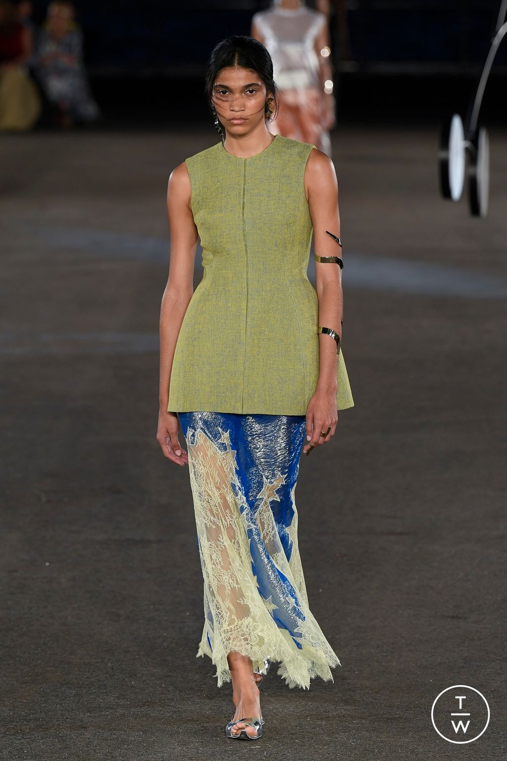 Fashion Week New York Spring/Summer 2023 look 24 from the Tory Burch collection womenswear