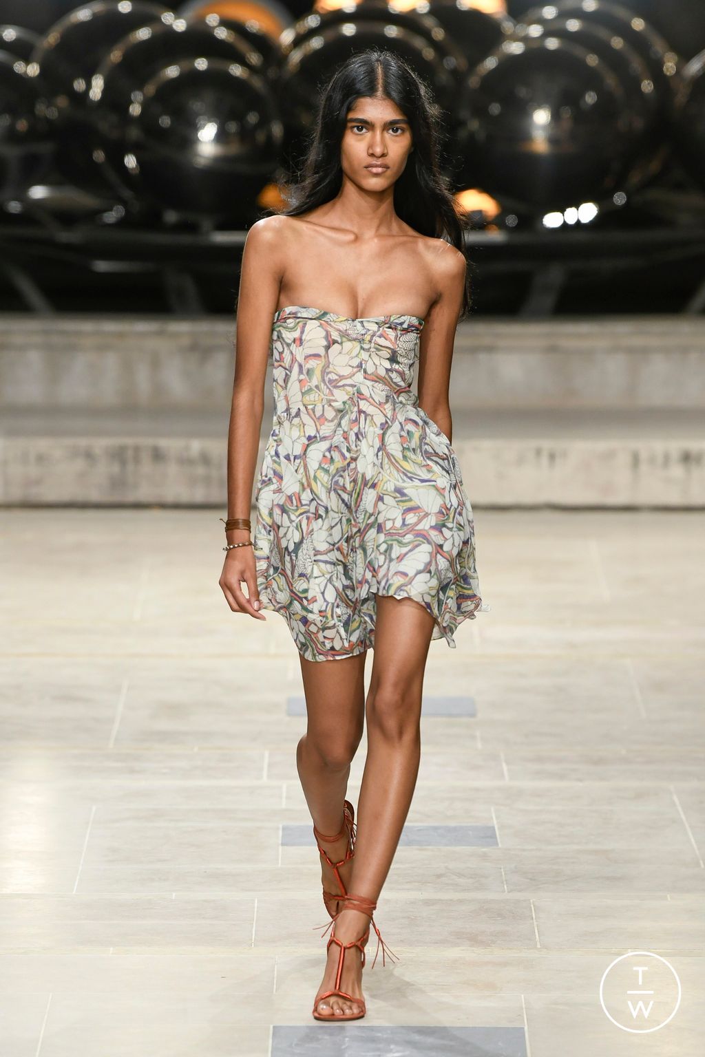 Fashion Week Paris Spring/Summer 2023 look 21 from the Isabel Marant collection womenswear