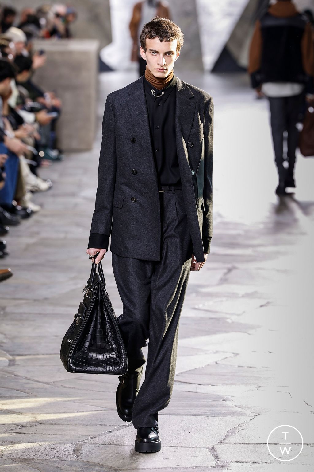 Fashion Week Paris Fall/Winter 2023 look 11 from the Hermès collection 男装