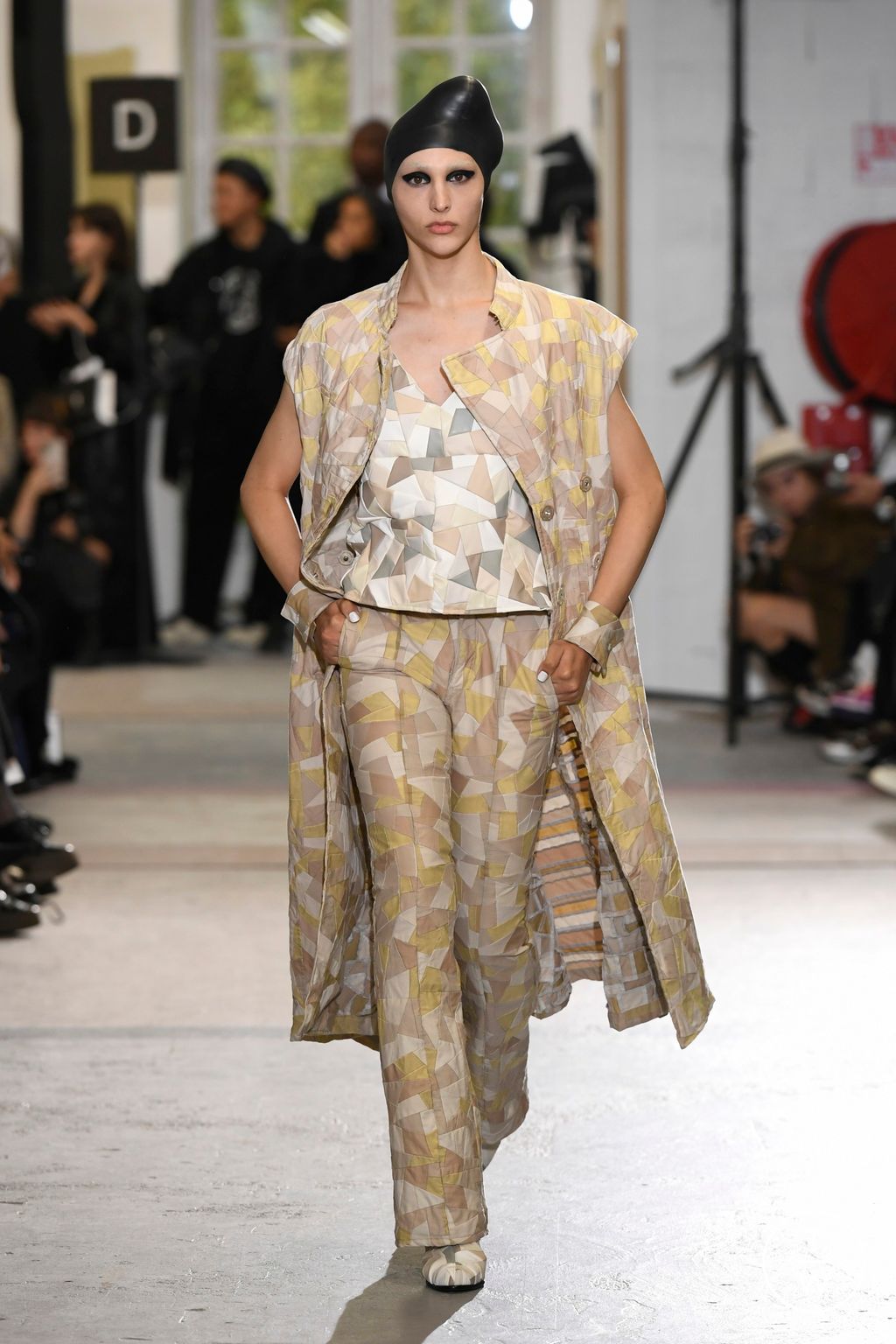 Fashion Week Paris Spring/Summer 2023 look 9 from the Anrealage collection womenswear