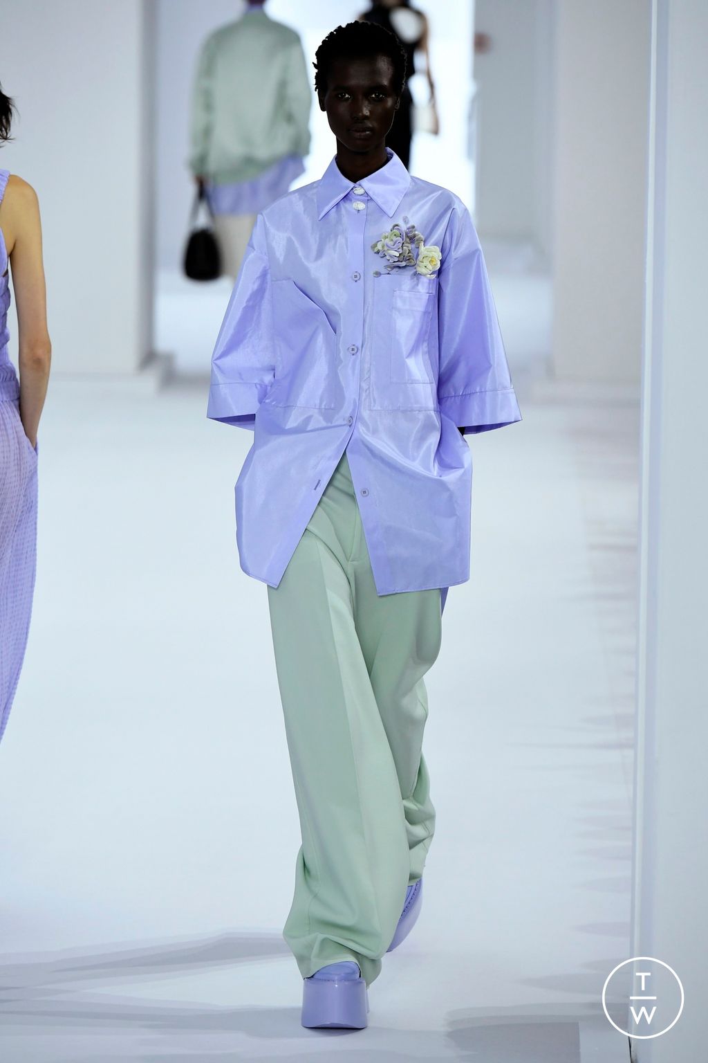 Fashion Week Paris Spring/Summer 2023 look 15 de la collection Shang Xia womenswear