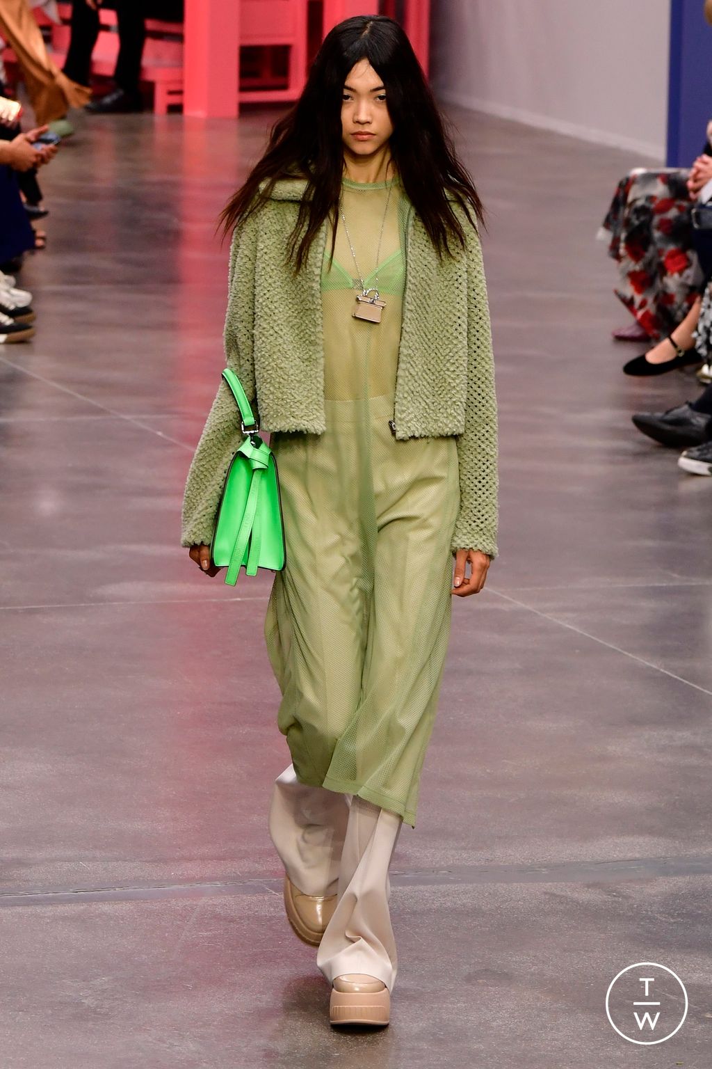 Fashion Week Milan Spring/Summer 2023 look 18 from the Fendi collection 女装