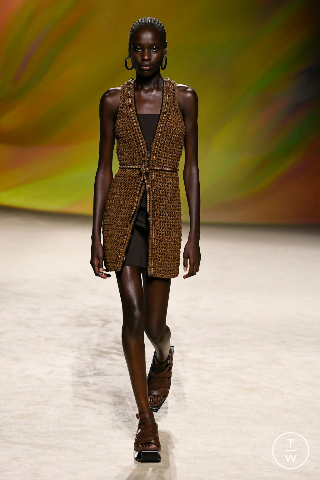 Fashion Week Paris Spring/Summer 2023 look 16 from the Hermès collection 女装