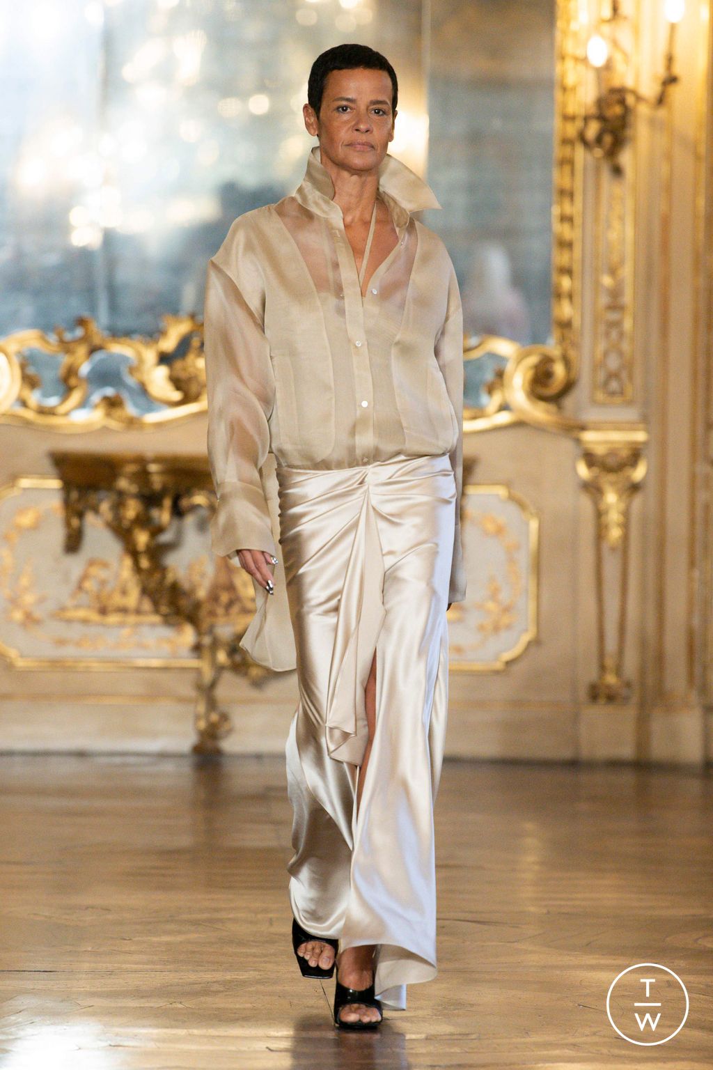 Fashion Week Milan Spring/Summer 2023 look 30 from the Trussardi collection womenswear