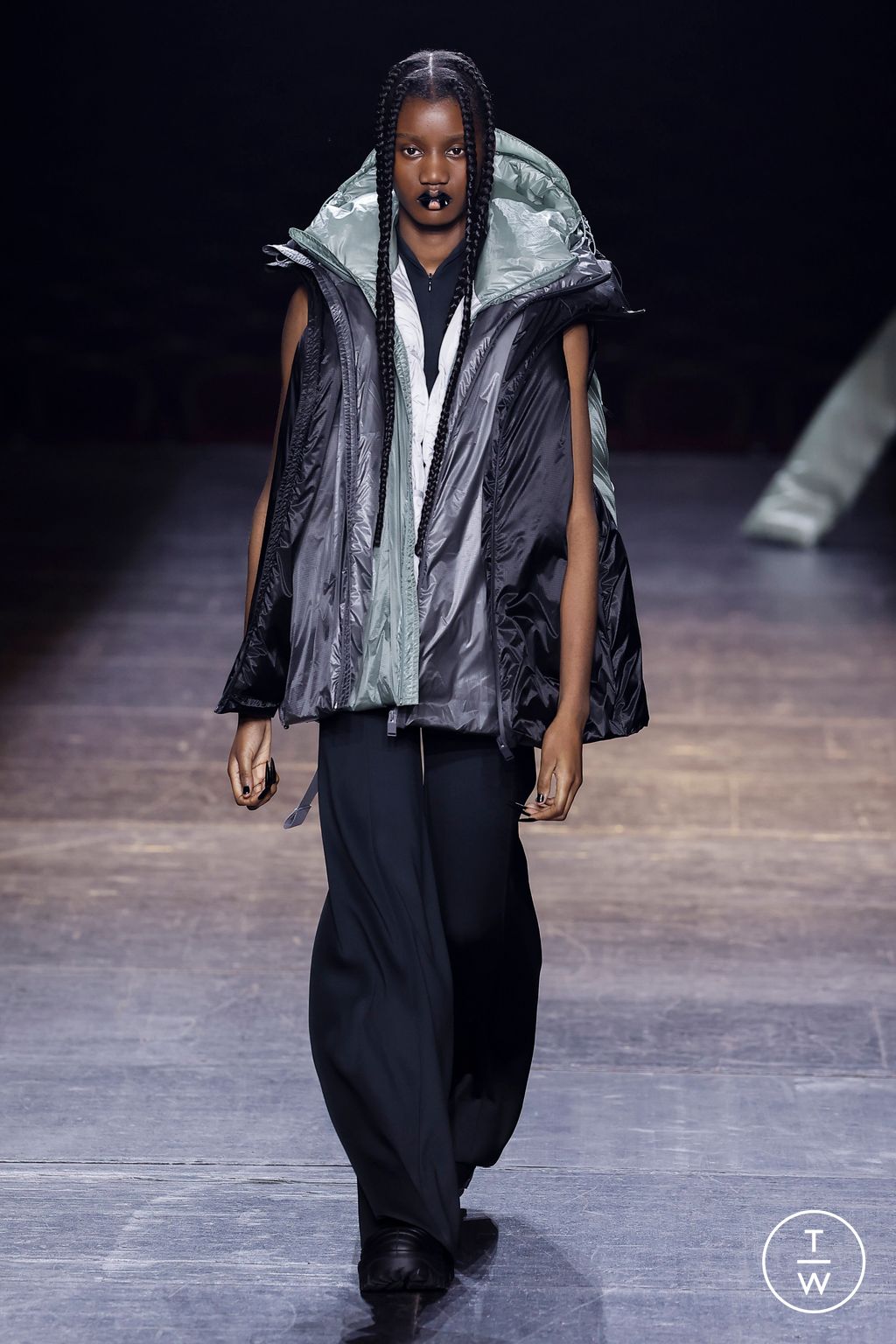 Fashion Week Paris Fall/Winter 2023 look 18 from the Rains collection 男装