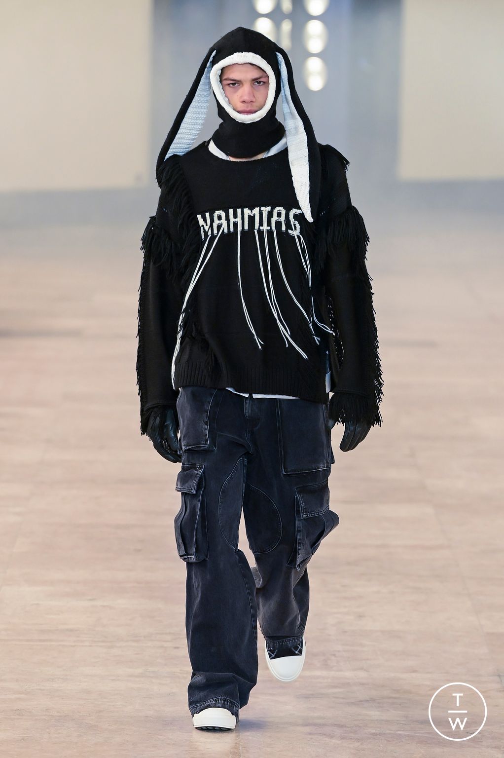 Fashion Week Paris Fall/Winter 2023 look 1 from the Nahmias collection menswear